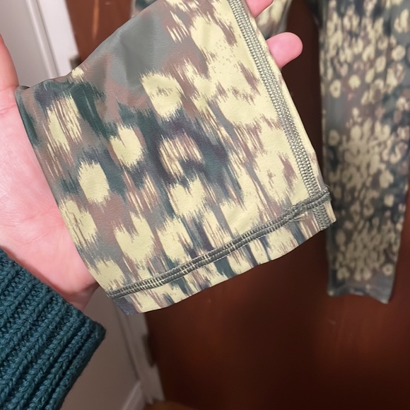 NWOT Aerie Crossover Waist Printed Leggings - Picture 4 of 6